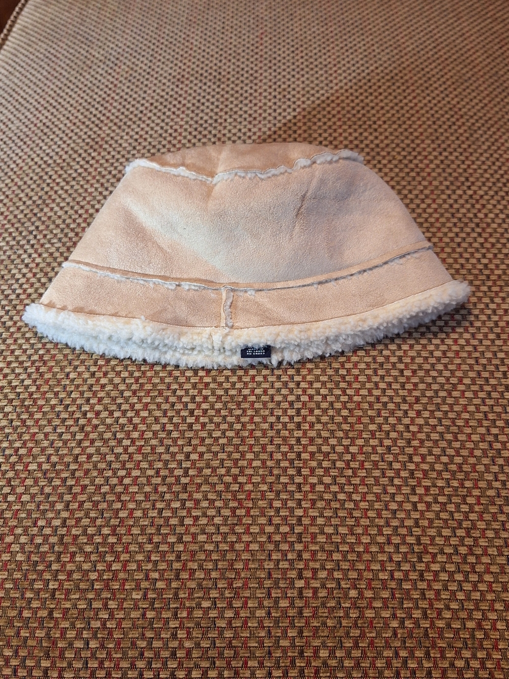 GAP Tan Suede-Look Sherpa Bucket Hat Unisex - Picture 4 of 9